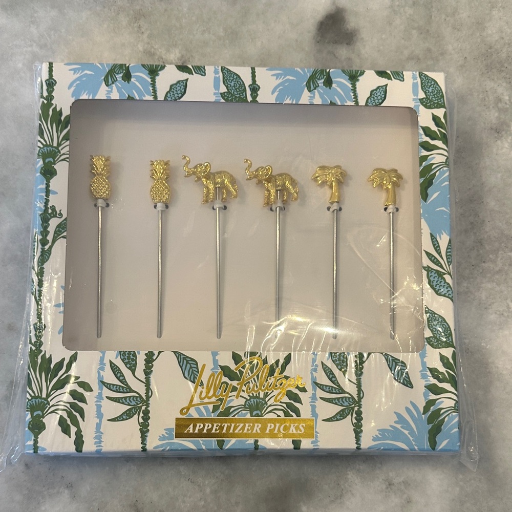 Lilly Pulitzer Green and Blue Leaf Platter Set - Picture 8 of 11